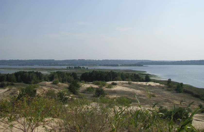 В августе на острова Каневского водохранилища